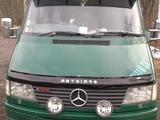 Стекло фары фонари Mercedes Sprinter за 6 000 тг. в Актобе