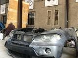 Передний бампер BMW X5 за 250 000 тг. в Алматы