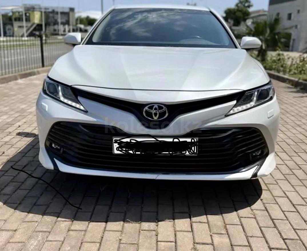 Toyota Camry 2019 г.