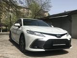 Toyota Camry 2022 года за 26 500 000 тг. в Шымкент