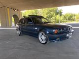BMW 520 1996 года за 3 000 000 тг. в Алматы