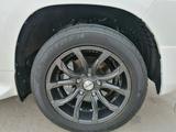Диски WALD. Всесезонные шины Dunlop Grandtrek PT2A 285/50 R20 112V за 700 000 тг. в Атырау