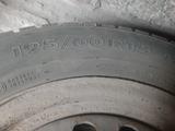 Зимние шины шипи с железной дисках 195 60 15. за 50 000 тг. в Астана – фото 2