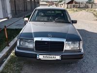 Mercedes-Benz E 220 1993 года за 2 500 000 тг. в Шымкент