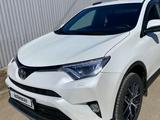 Toyota RAV 4 2018 года за 14 700 000 тг. в Уральск