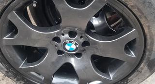 Диски с резиной на BMW X5 за 320 000 тг. в Алматы