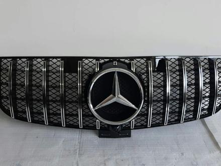 Mercedes-benz GLE 166.GT Центральная решётка радиатора за 120 000 тг. в Алматы