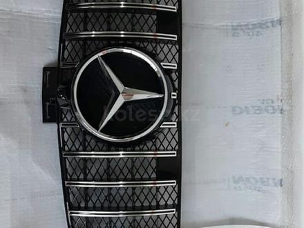 Mercedes-benz GLE 166.GT Центральная решётка радиатора за 120 000 тг. в Алматы – фото 2