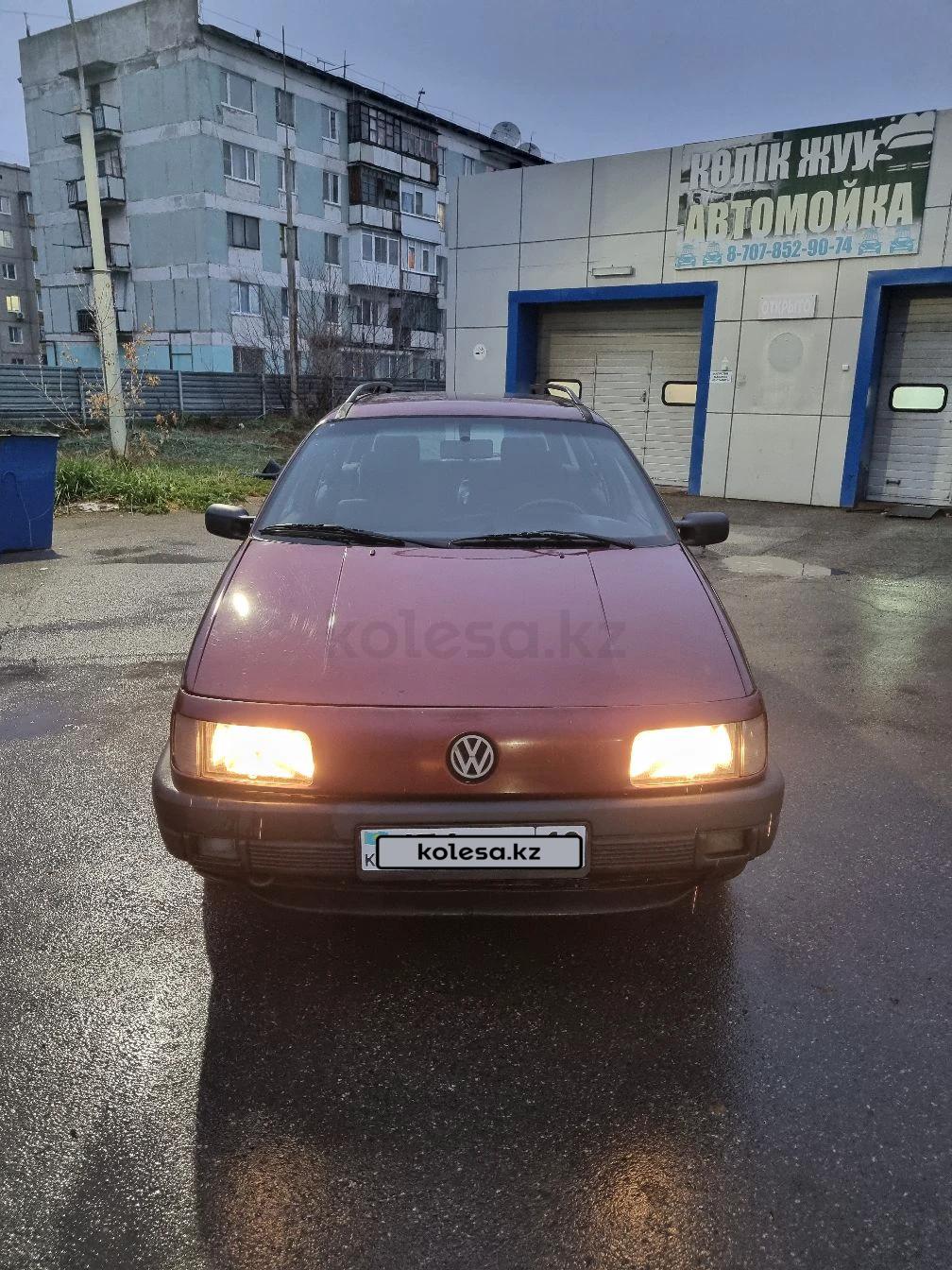 Volkswagen Passat 1993 г.