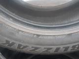 Комплект зимних шин Bridgestone Blizzak 225/65/17үшін70 000 тг. в Алматы – фото 4