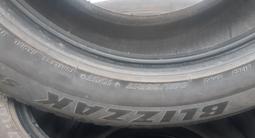 Комплект зимних шин Bridgestone Blizzak 225/65/17 за 70 000 тг. в Алматы – фото 4