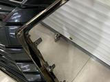 Решётка радиатора передняя Lexus LX 570 за 385 000 тг. в Актобе