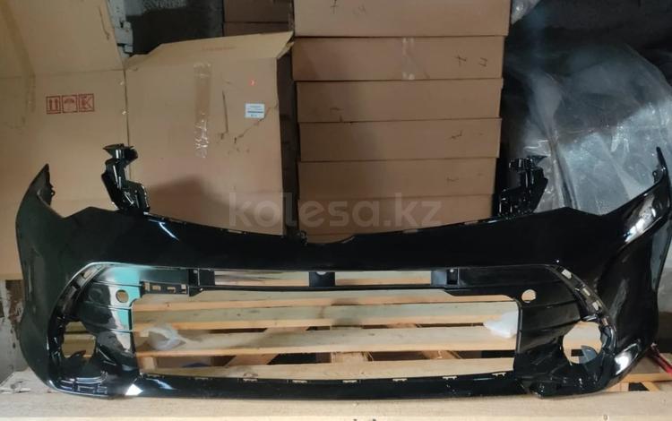 Бампер передний крашенный черный Camry V55 с 2015 + за 43 000 тг. в Алматы
