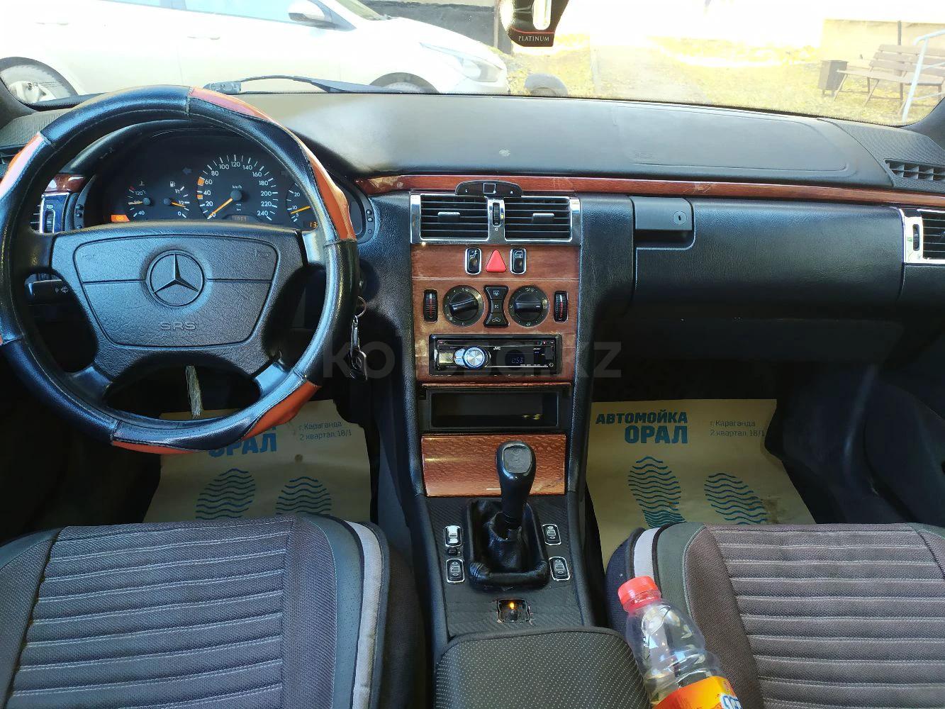 Mercedes-Benz E 230 1995 г.