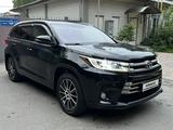 Toyota Highlander 2019 года за 27 800 000 тг. в Алматы