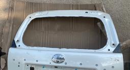 Крышка багажника белый жемчуг Prado 150 за 400 000 тг. в Алматы – фото 2