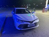 Toyota Camry 2019 года за 17 000 000 тг. в Костанай – фото 2