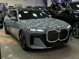 BMW 740 2022 года за 115 000 000 тг. в Астана – фото 2
