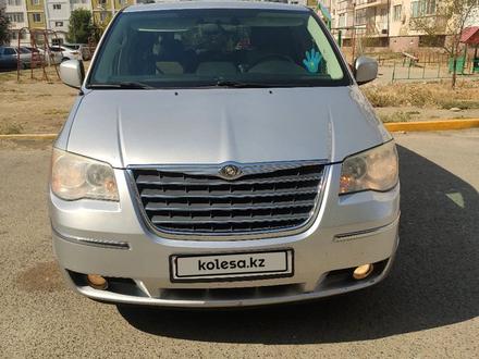 Chrysler Town and Country 2010 года за 5 000 000 тг. в Атырау – фото 12
