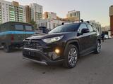 Toyota RAV 4 2021 года за 22 500 000 тг. в Астана