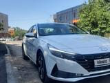 Hyundai Elantra 2023 года за 13 500 000 тг. в Алматы – фото 2