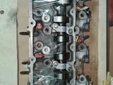 Головка блока цилиндров на двигатель 1KZTE 3.0 за 300 000 тг. в Караганда – фото 2