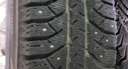 Зимние шипованные шины Bridgestone за 99 000 тг. в Алматы