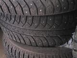 Зимние шипованные шины Bridgestone за 99 000 тг. в Алматы – фото 2