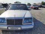 Mercedes-Benz E 220 1994 года за 2 300 000 тг. в Шымкент – фото 2