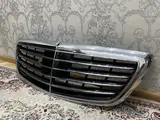 Решетка радиатора Mercedes-Benz S-class за 100 000 тг. в Алматы – фото 2