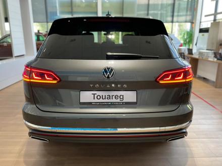 Volkswagen Touareg 2021 года за 38 019 000 тг. в Тараз – фото 2