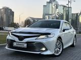 Toyota Camry 2019 года за 17 800 000 тг. в Алматы