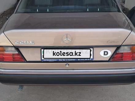 Mercedes-Benz E 220 1993 года за 2 700 000 тг. в Шымкент – фото 3