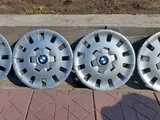 Оригинальные металлические диски с колпаками на BMW за 35 000 тг. в Алматы – фото 4