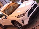 Toyota RAV 4 2022 года за 25 500 000 тг. в Уральск
