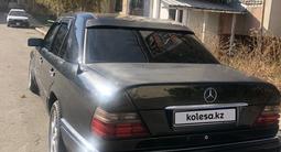 Mercedes-Benz E 220 1994 года за 2 550 000 тг. в Талгар – фото 3