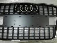 Решетка радиатора Audi Q7 за 110 000 тг. в Алматы