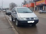 Volkswagen Sharan 1999 года за 1 650 000 тг. в Алматы – фото 3